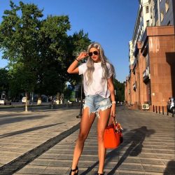 goz alici guzelligini gecesine tasiyan escort bayan nazli 1 250x250 - Göz Alıcı Güzelliğini Gecesine Taşıyan Escort Bayan Nazlı